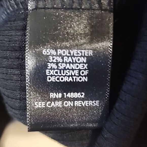 Beautiful Torrid top size 3 - Picture 5 of 5